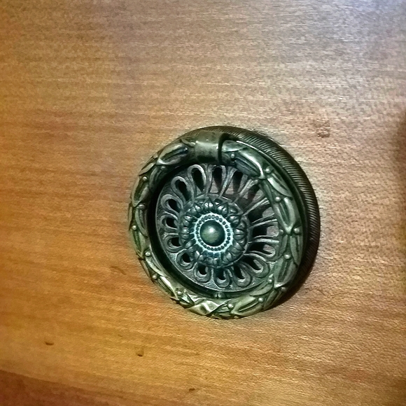 Antique Art Deco Pull Knobs set of 8 - Picture 2 of 14